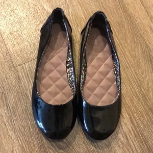 Black patent ballerina flats, size 6, like new